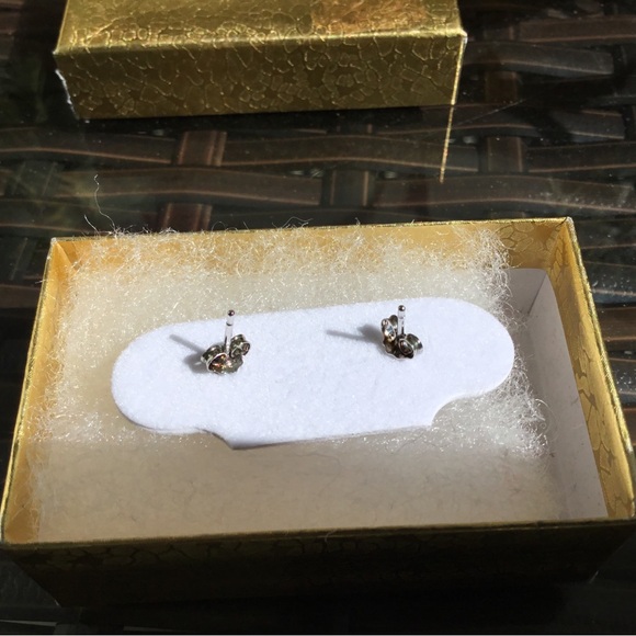 Sterling Silver Polished Round CZ Swirl Basket Set Stud Pierced Earrings in Box - Picture 3 of 3